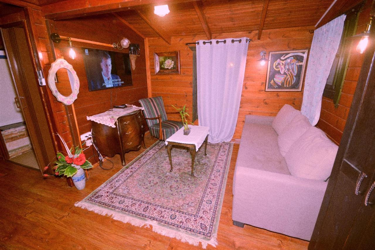 מנחמיה Family Cabin מראה חיצוני תמונה